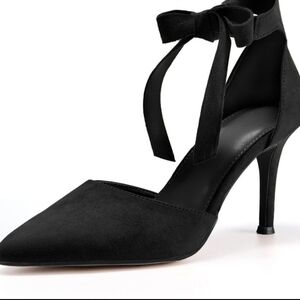 Elegant Black Women's Heels Suede NEW IN BOX